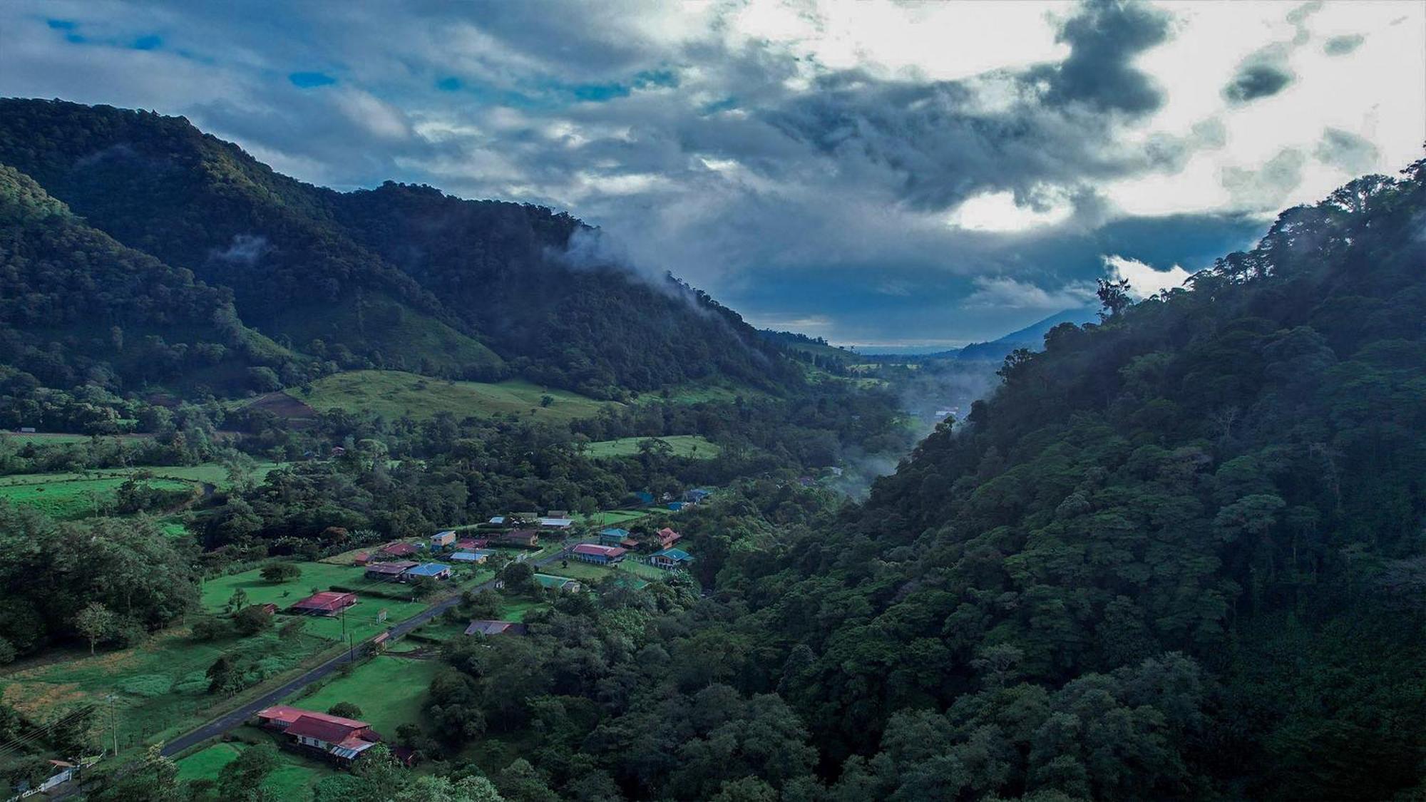El Silencio Lodge & Spa Costa Rica Toro Amarillo Екстериор снимка